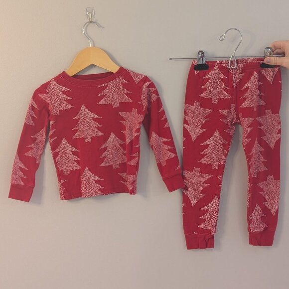 2/$15 💙 Carter’s Red Christmas Tree Pajama Set | 4T - Picture 1 of 6